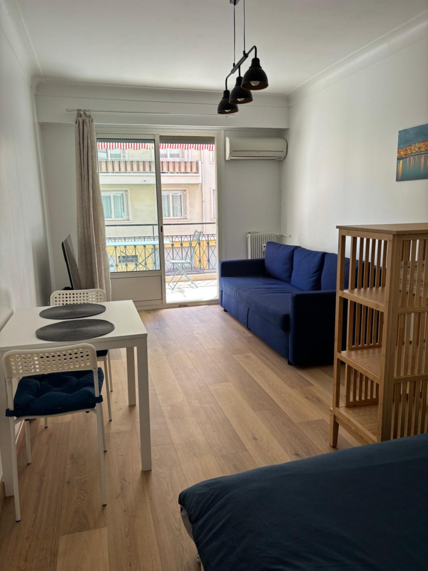 Appartement 2 Etoiles A Pour 4 Personnes Menton
